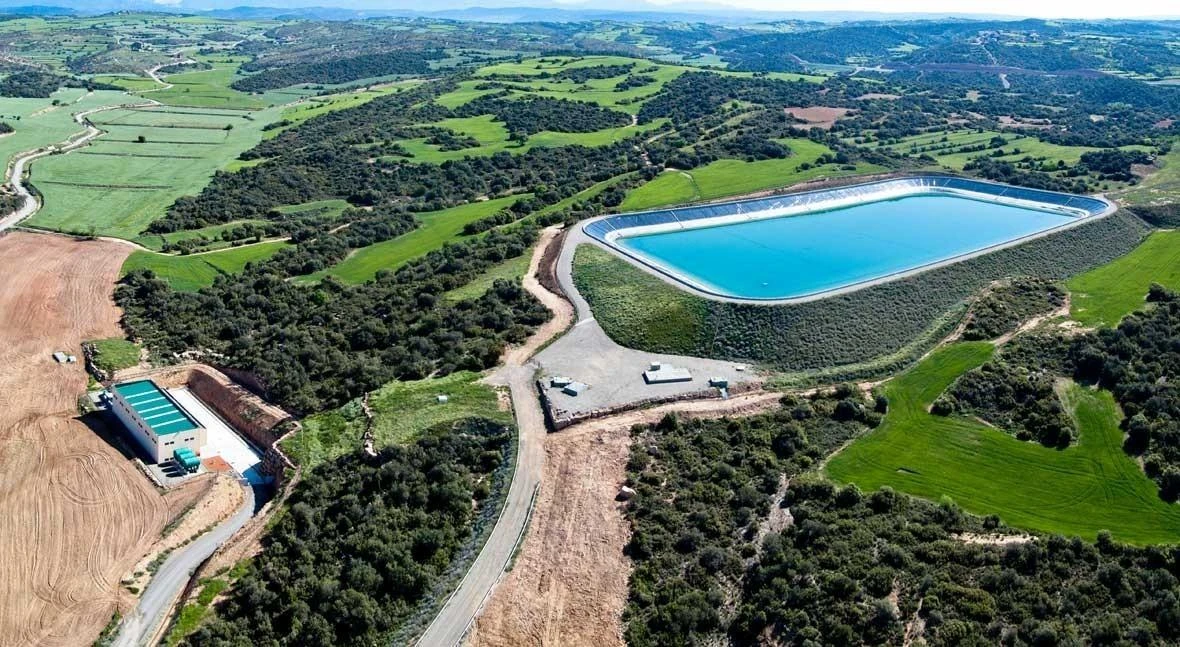 Infraestructura hidráulica y embalse en el medio rural